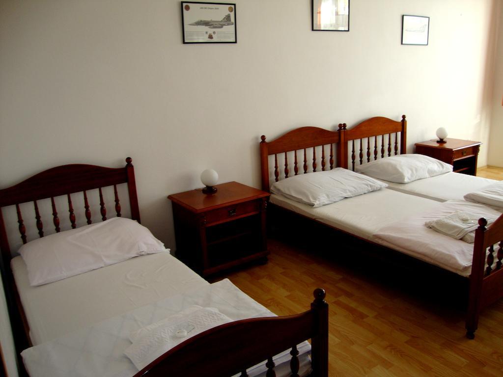 Penzion Aviatik Čáslav Quarto foto