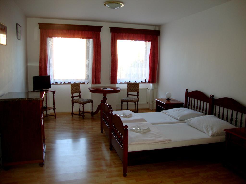 Penzion Aviatik Čáslav Quarto foto