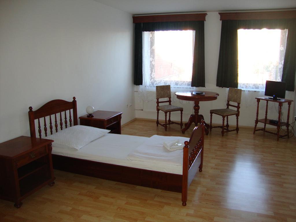 Penzion Aviatik Čáslav Quarto foto